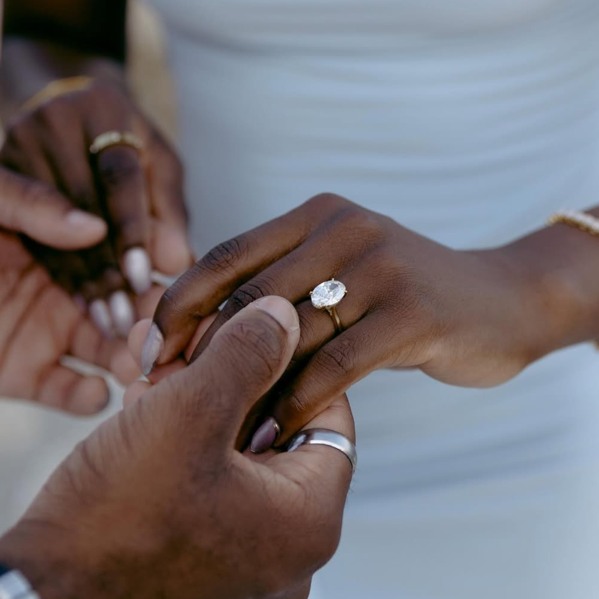 Private vs. Public Proposals: How to Decide What's Right for Your Relationship