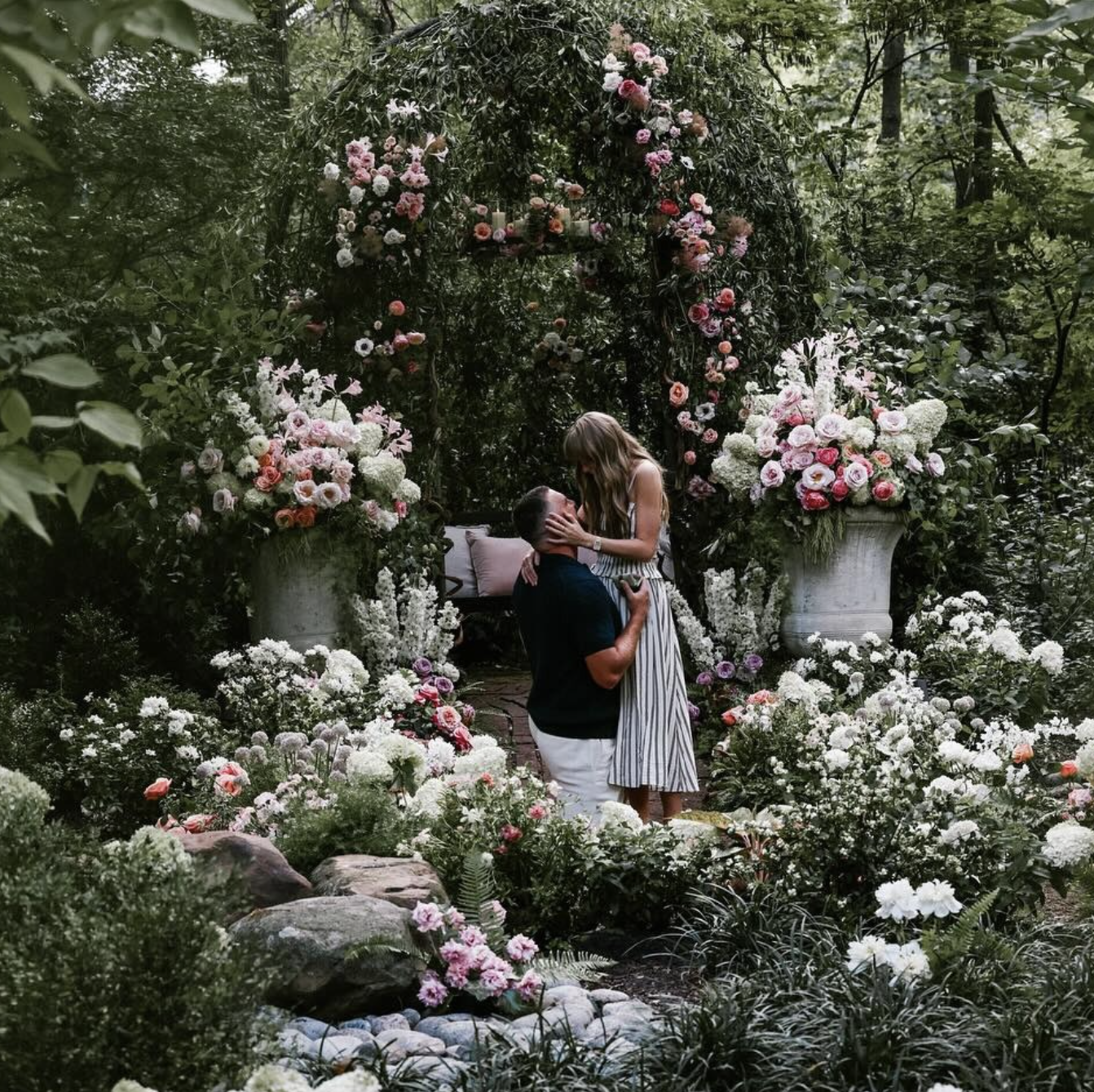 Taylor Swift’s Engagement Ring: The Modern Fairytale That’s Redefining Forever